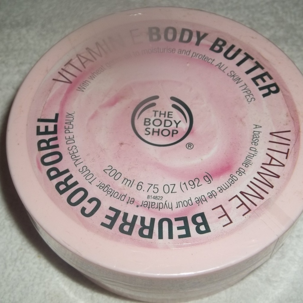 THE BODY SHOP  (RARE) Vitamin E  Body Butter 6.7oz